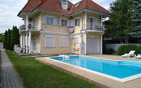 Bella Villa Apartmanhaz
